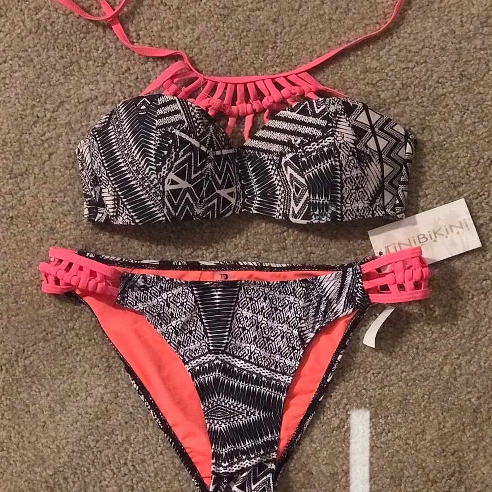 Tinibikini Suit